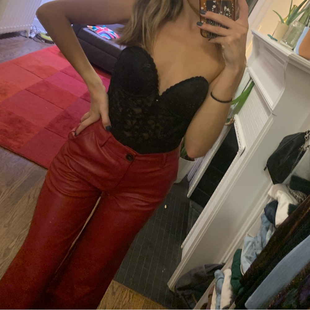 Red leather pants - Picture 4 of 7